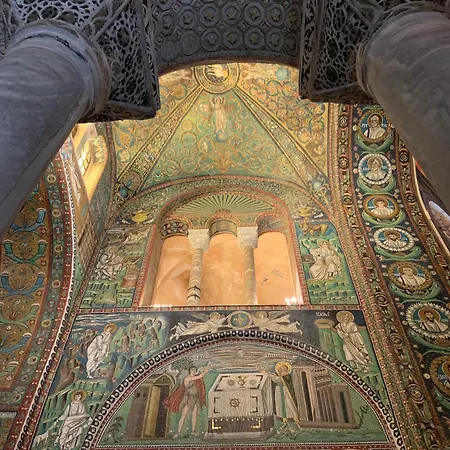 Dimora Pasolini , Stylish Two Bedroom In The Historic Center Appartement Ravenna