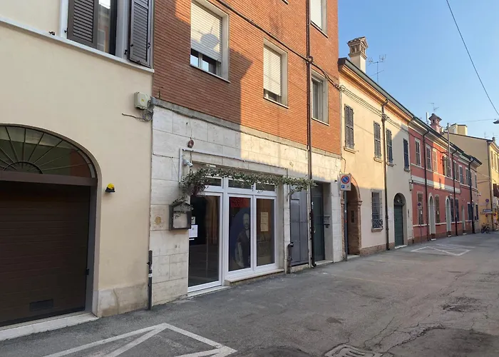 Lägenhet Dimora Pasolini , Stylish Two Bedroom In The Historic Center Ravenna