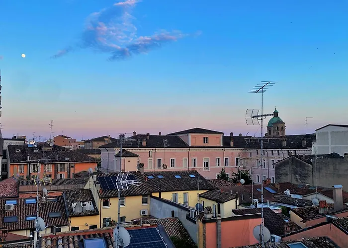 Dimora Pasolini , Stylish Two Bedroom In The Historic Center Lägenhet