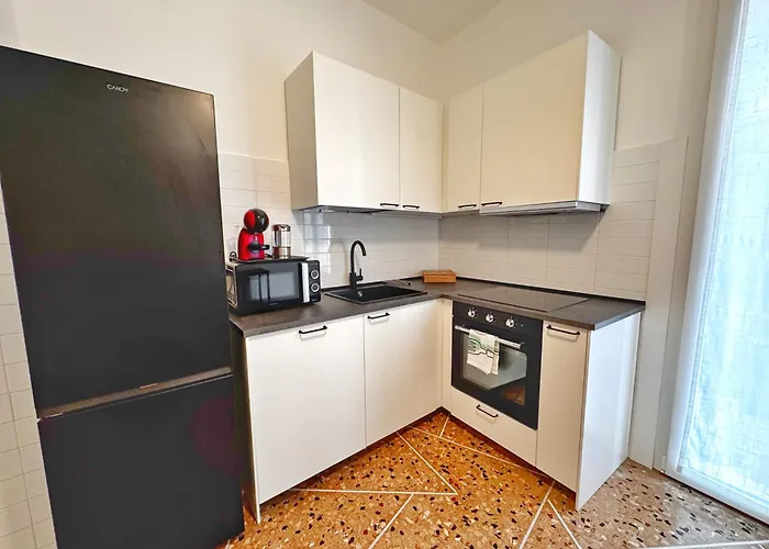 Dimora Pasolini , Stylish Two Bedroom In The Historic Center Lägenhet