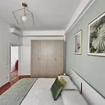 Dimora Pasolini , Stylish Two Bedroom In The Historic Center Apartamento