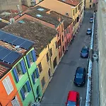 Dimora Pasolini , Stylish Two Bedroom In The Historic Center Apartamento