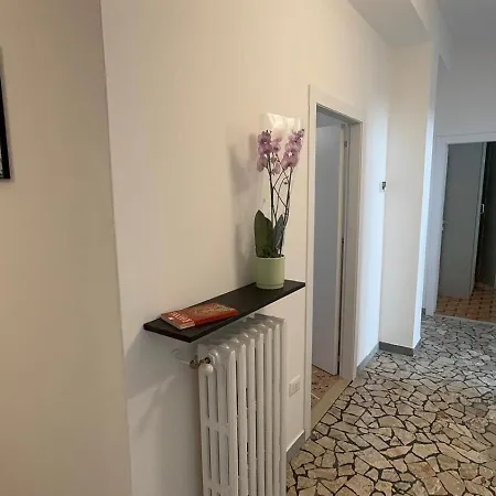 דירה Dimora Pasolini , Stylish Two Bedroom In The Historic Center ראבנה