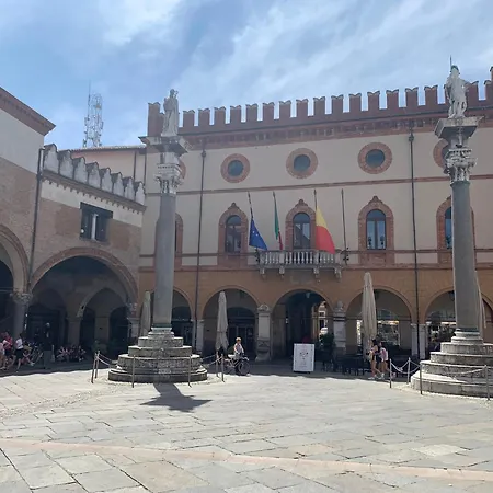 Dimora Pasolini , Stylish Two Bedroom In The Historic Center Apartamento *