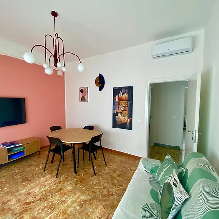 Dimora Pasolini , Stylish Two Bedroom In The Historic Center 拉文纳